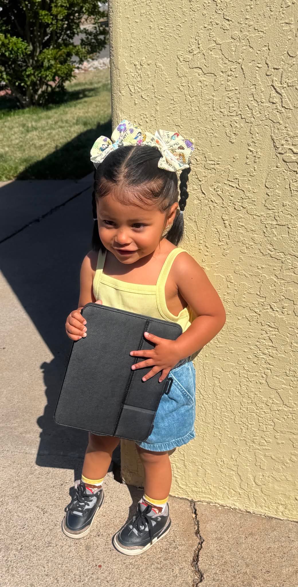 Karely’s Bowtique rep photo